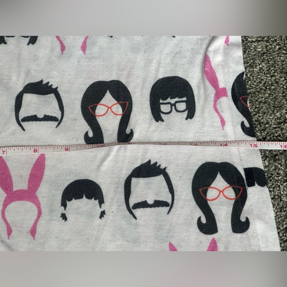 Bob's Burgers graphic t-shirt w Allover Character Print | S | shows some wear - Picture 4 of 16